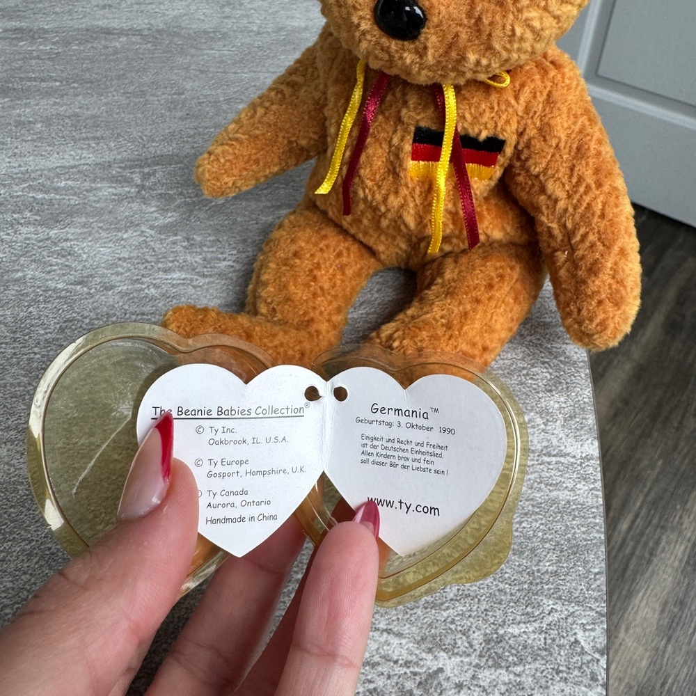 Ty Beanie Baby Germania the Bear RARE with Errors...Hang Tag in Wrote in Germa - Picture 2 of 4